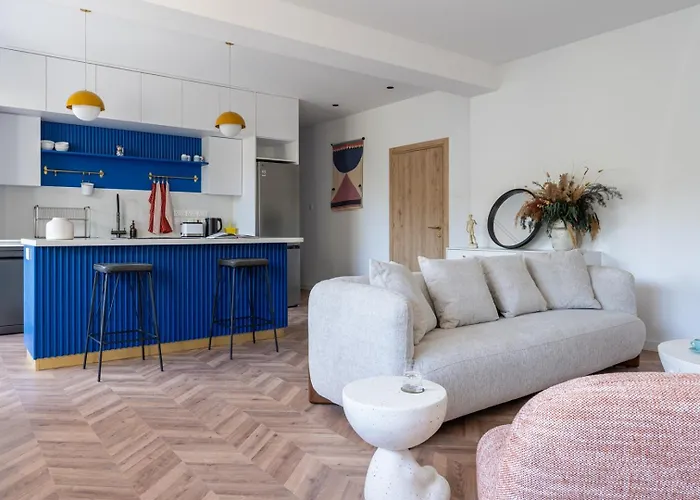 Modern Luxury 2br|park View & Balcony דירה